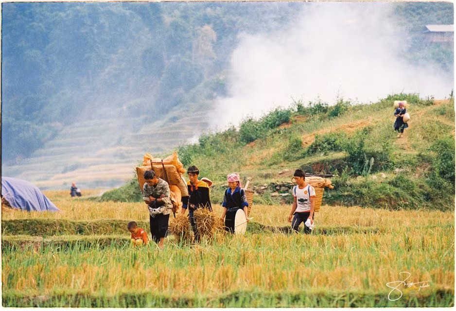 Vượt qua những chặng đường dài, phần thưởng khi được chiêm ngưỡng cảnh sắc của Tú Lệ, mọi sự mệt nhọc đều được đền bù xứng đáng. Ảnh: Ngô Trung Dũng.