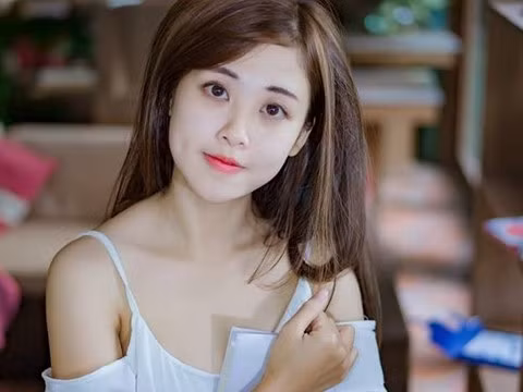 Cô giáo Thanh Tâm có nhiều nét hao hao hot girl Midu.
