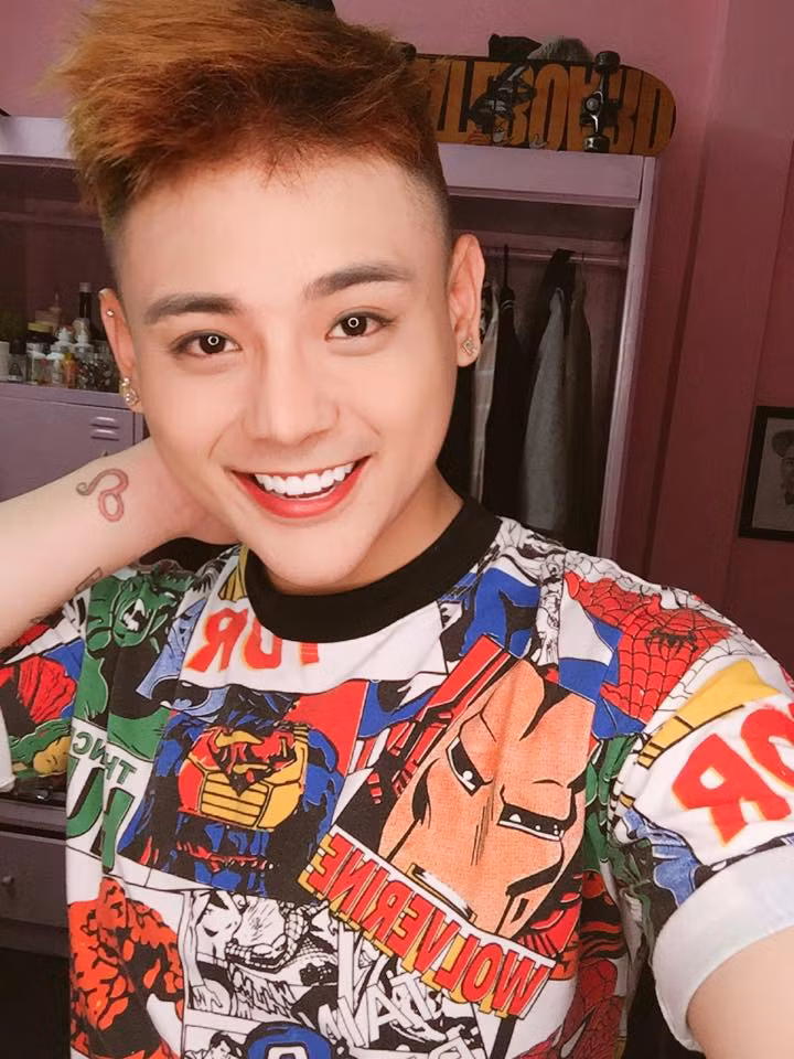 Dù thể hiện style nào, khỏe khoắn, năng động hay lịch lãm, sang trọng, cách mix đồ của Đình Bảo cũng luôn thu hút.