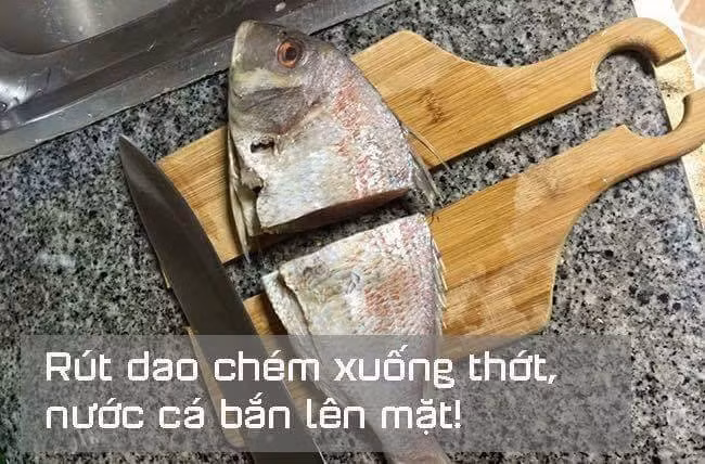 "Rút dao chém xuống nước nước càng chảy mạnh..."