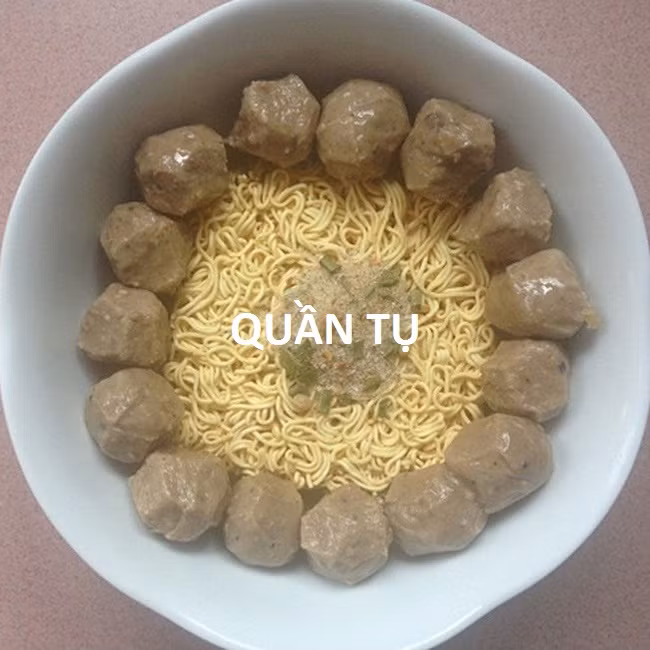 Món mì tôm quần tụ.