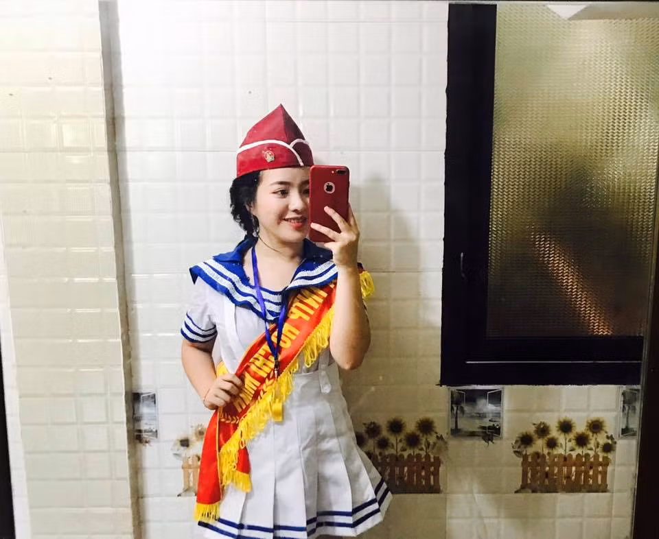 Cô bạn cảm thấy rất vui và bất ngờ khi hình ảnh của mình nhận được sự quan tâm của cư dân mạng. Tuy nhiên, Ánh cũng buồn và có chút chạnh lòng vì vẫn có những bình luận khiếm nhã và thiếu lịch sự. Ảnh: FBNV.