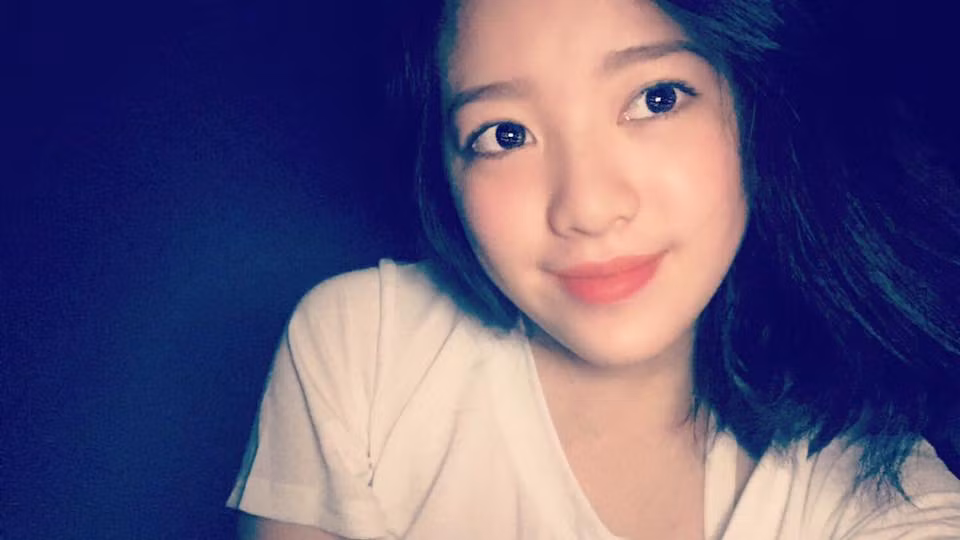 Xem thêm những bức ảnh trên trang cá nhân, có thể thấy cô nữ sinh 10X Ngọc Ánh sở hữu vẻ đẹp tự nhiên, vẫn xinh tươi dù không cần son phấn. Ảnh: FBNV.