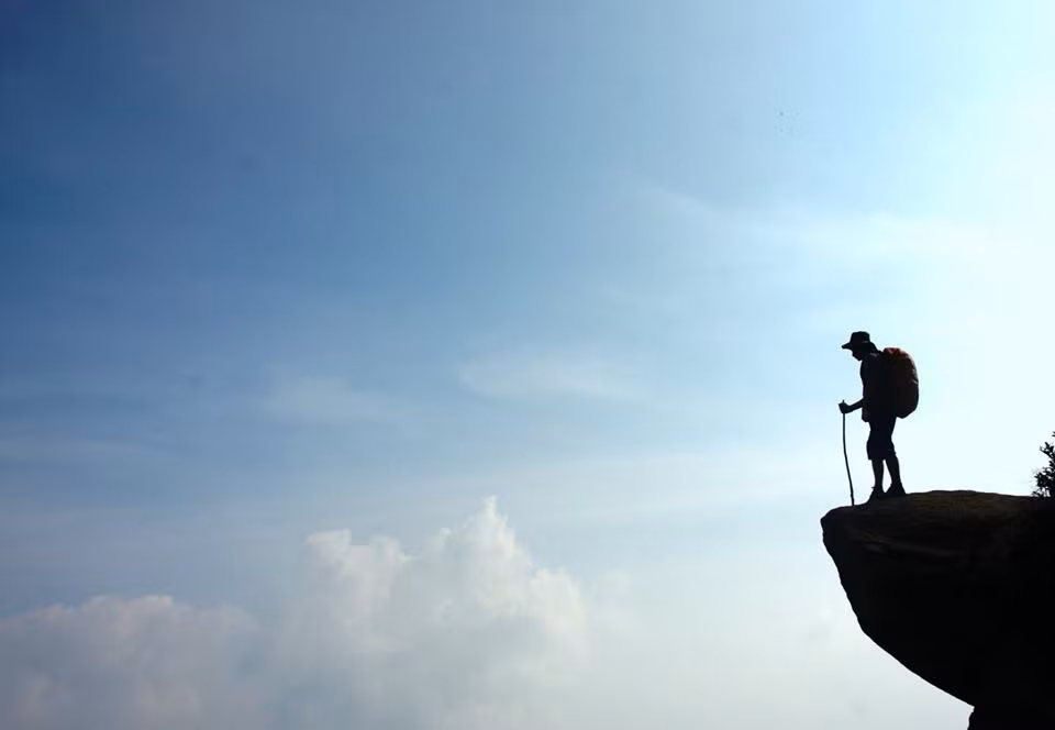 Ở mức độ "ảo diệu" nhất, đích đến là mỏm đá đầu rùa nổi tiếng ở Tà Xùa sẽ cho bức hình không thể đẹp hơn.