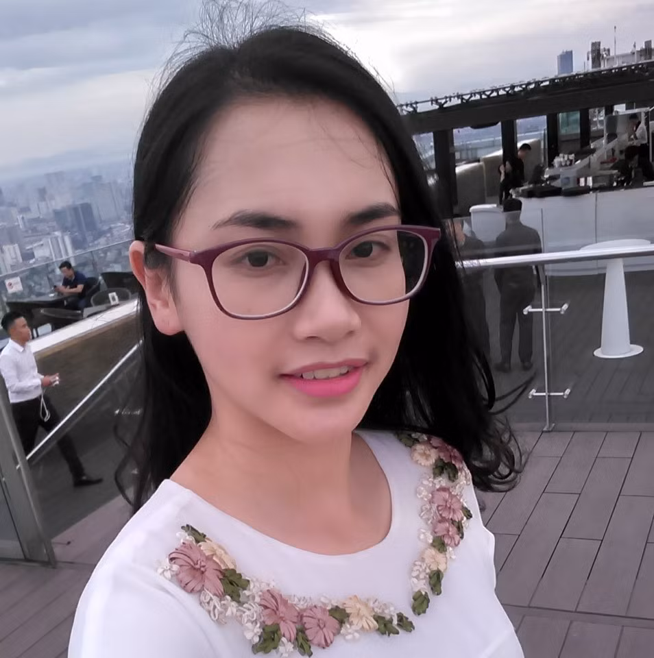 Ngắm nhìn nhan sắc trẻ trung của cô nàng, ít ai có thể ngờ Thanh Tuyền đã gần 30 tuổi và đã làm mẹ.