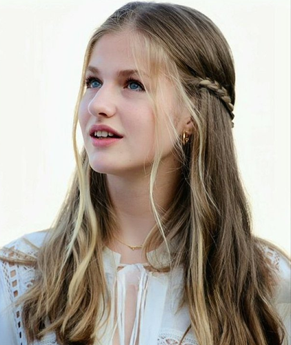 Công chúa Leonor sở hữu nhan sắc xinh đẹp và khí chất hơn người. Cô từng được ca ngợi là Công chúa xinh đẹp nhất Châu Âu. Ảnh: Vogue.