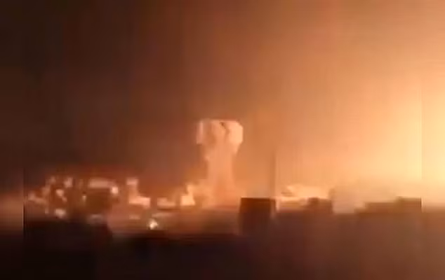 Quân đội Pakistan sau đó pháo kích nhiều vị trí của Ấn Độ dọc ranh giới hai nước, tuyên bố rằng đã bắn hạ ít nhất 5 máy bay Ấn Độ và bắt một số binh sĩ làm tù binh. Ảnh: DM.