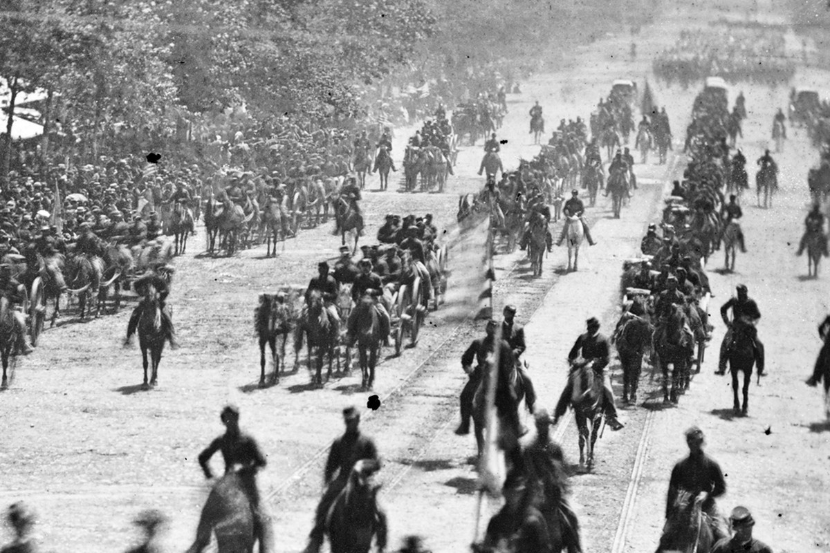 Cuộc duyệt binh khi đó có sự tham gia của tổng cộng 145.000 lính và kéo dài suốt hai ngày liên tục. Ảnh: BI.