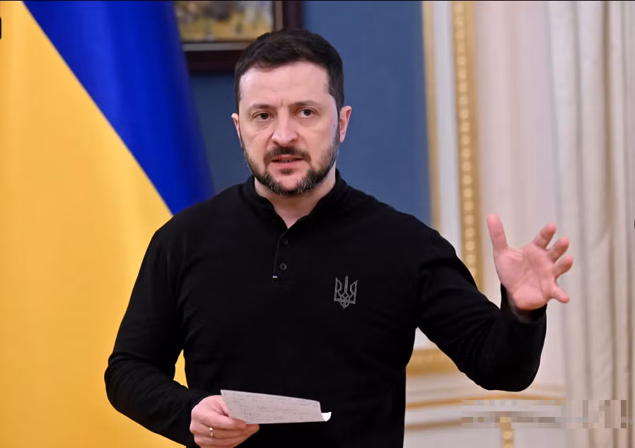 Tong thong Zelensky noi Ukraine san sang ngung ban ngay lap tuc