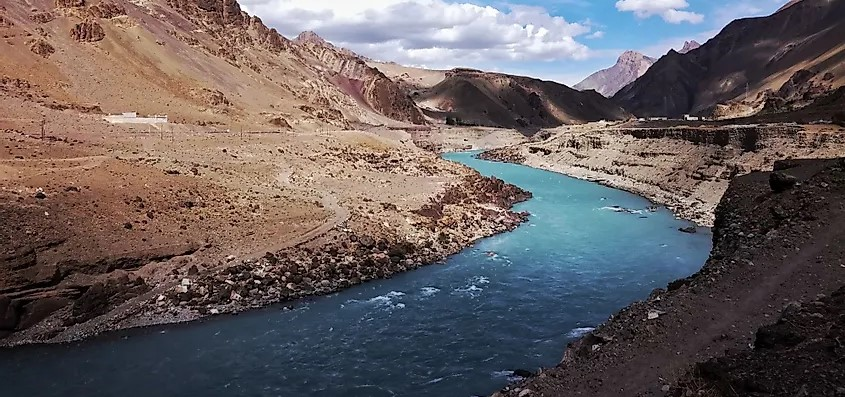 Hệ thống sông Indus, chảy qua Pakistan, là một trong những nơi có hệ thống thủy lợi liên tục lớn nhất thế giới. Hệ thống này rất quan trọng đối với ngành nông nghiệp của Pakistan. Ảnh: TP.