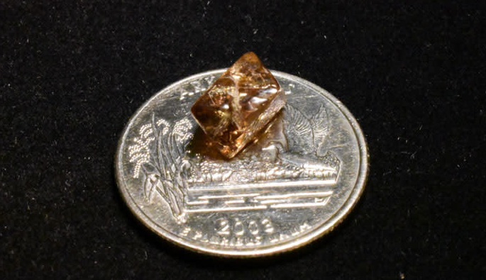 Năm ngoái, một du khách người Pháp, Julien Navas, đã tìm thấy một viên kim cương Carine có kích thước gần gấp đôi viên kim cương của David. Theo thông cáo báo chí, đó là một viên kim cương khổng lồ nặng 7,46 carat. Ảnh: YN.