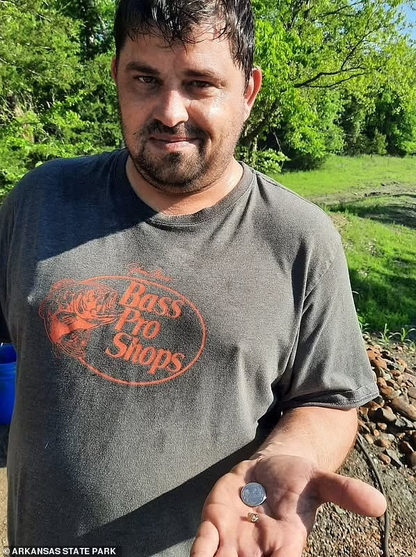 Để ăn mừng sự kiện này, David đã đặt tên cho viên kim cương là Duke Diamond. David chưa cho biết dự định sẽ làm gì với món đồ quý giá mới nhất này. Theo Ouros Jewels, giá trị của kim cương nâu dao động từ 1.000 đến 5.000 USD/1 carat. Ảnh: DM.