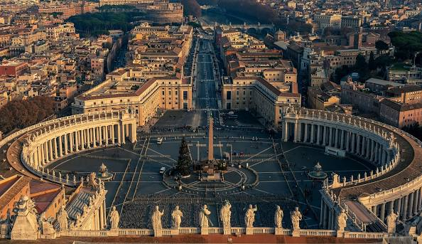 Ngôn ngữ chính thức của Vatican là tiếng Latin. Ảnh: Wikipedia.