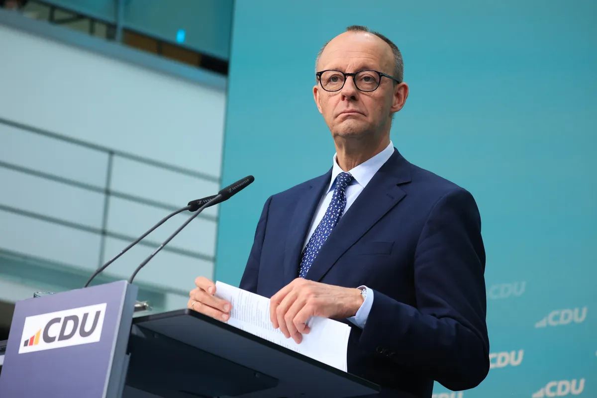 Trong phiên họp được tổ chức khẩn cấp vào chiều 6/5, 325 nghị sĩ đã bỏ phiếu ủng hộ việc ông Friedrich Merz trở thành tân Thủ tướng Đức, vượt qua con số 316 phiếu cần thiết. Ảnh: Bloomberg.