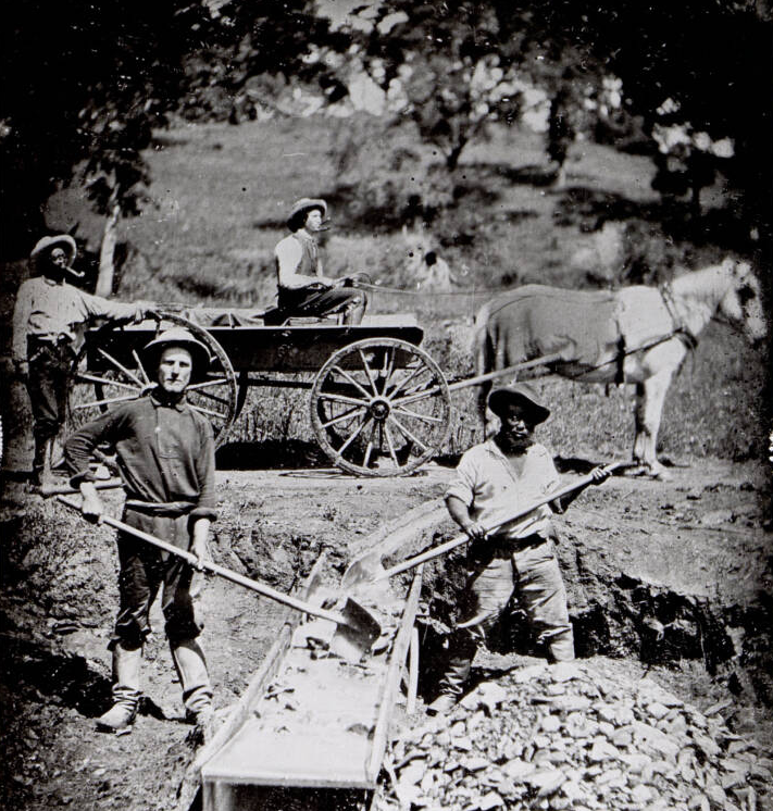Thợ đào vàng tại Spanish Flat gần Placerville, California, năm 1852.