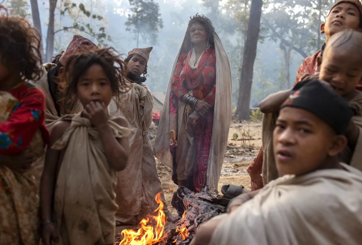 Để hỗ trợ nhu cầu thực phẩm và chăm sóc sức khỏe của người Raute, Chính phủ Nepal cung cấp trợ cấp an sinh xã hội hàng tháng là 4.000 rupee Nepal cho mỗi người.