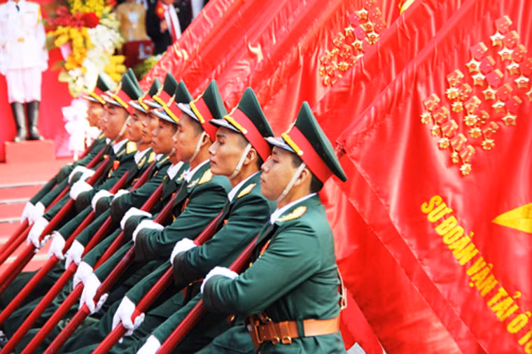 Hình ảnh lễ diễu binh, diễu hành tại lễ kỷ niệm 40 năm Giải phóng miền Nam, thống nhất đất nước.