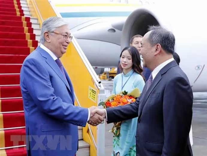 Ky vong chuyen tham cua Tong Bi thu To Lam nang quan he song phuong Viet Nam - Kazakhstan-Hinh-3