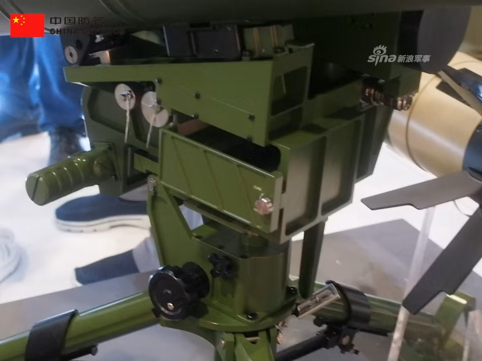 Hiện tại, các phiên bản nâng cấp của tên lửa chống tăng Javelin đã nâng tầm bắn lên tới 4700 mét. Tuy nhiên phía Trung Quốc lại dường như lờ đi yếu tố cải tiến này của Javelin mà chỉ khăng khăng khẳng định rằng GAM-102 của họ có tầm bắn tốt hơn. Nguồn ảnh: Sina.