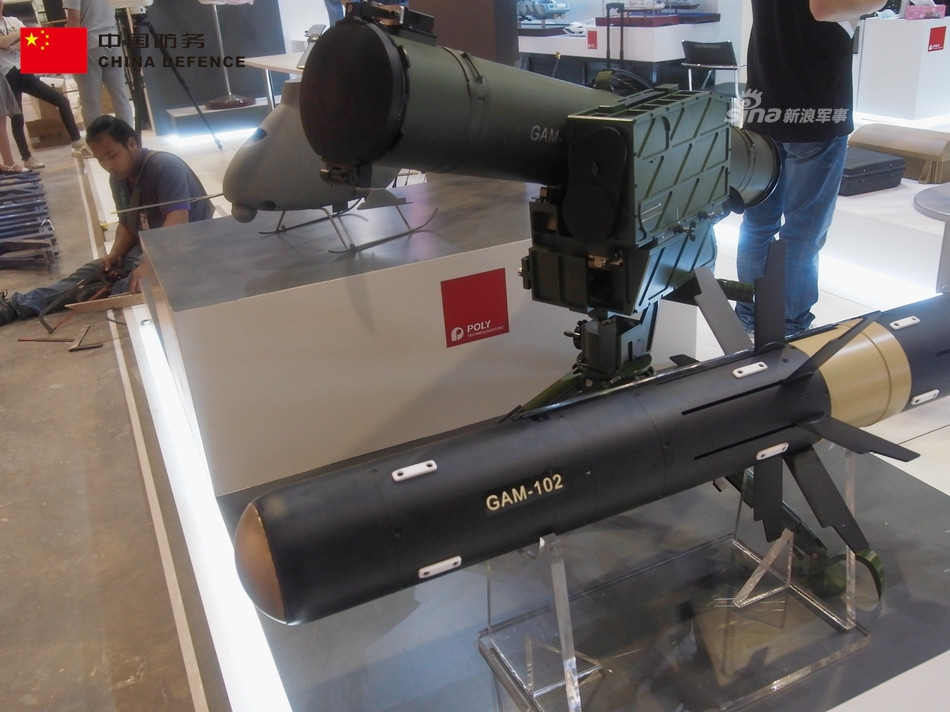 Loại tên lửa này có tầm bắn tối thiểu 2500 mét, tối đa 4000 mét và có hệ thống dẫn đường bằng hồng ngoại và có thời gian phóng được cải thiện đáng kể so với các mẫu tên lửa trước đó của Trung Quốc. GAM-102 có khả năng bắn với chế độ nổ phía trên mục tiêu hoặc đâm thẳng vào mục tiêu tùy theo từng trường hợp cụ thể. Nguồn ảnh: Sina.
