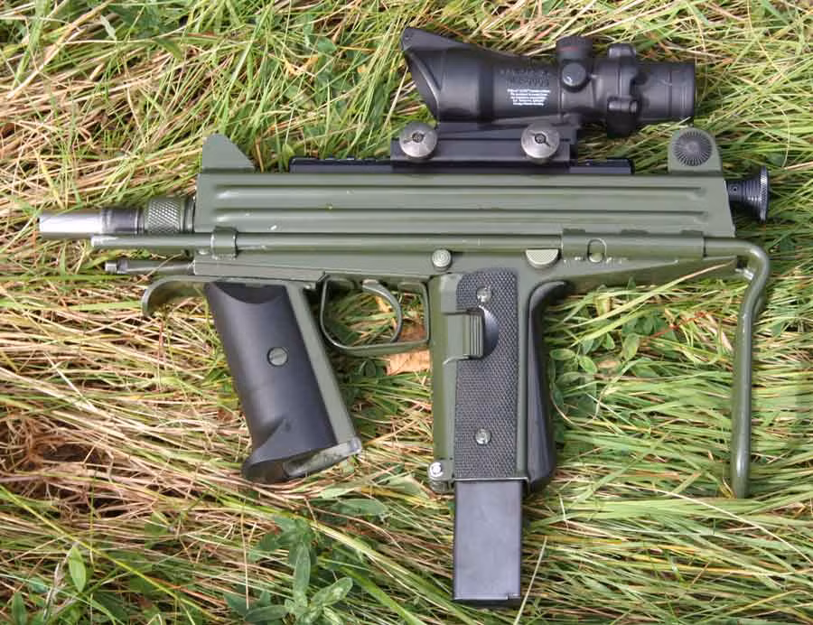 Ngoài phiên bản sử dụng cỡ nòng đặc biệt 6,5x25mm, khẩu súng này còn có phiên bản sử dụng cỡ đạn phổ thông hơn đó là cỡ đạn 9x19mm. Tuy nhiên, với cỡ đạn này sức mạnh của khẩu CBJ-MS sẽ giảm đi đáng kể vì nòng súng của nó là quá ngắn. Nguồn ảnh: Pinterest.