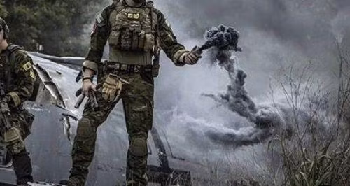 Ngày nay, lựu đạn khói không chỉ có nhiệm vụ che mắt đối phương trên chiến trường mà còn đảm nhận cực kỳ nhiều nhiệm vụ khác nhau và trở nên cực kỳ quan trọng. Nguồn ảnh: Movie.