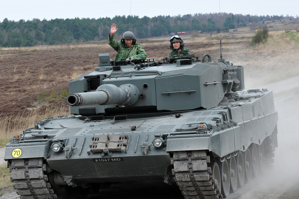 Với các loại vũ khí hạng nặng và có tầm bắn xa như xe tăng hay pháo, các bài huấn luyện của Singapore chủ yếu là cơ động và triển khai tác chiến. Diễn tập bắn đạn thật cũng là một vấn đề khiến Quân đội Singapore đau đầu trong nhiều năm qua, hầu hết các hoạt động như vậy đều được thực hiện ở nước ngoài. Nguồn ảnh: Wiki.