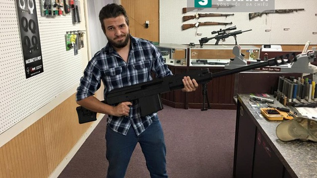 Khẩu súng này có trọng lượng vào khoảng 18 kg, rõ ràng nó chỉ là một khẩu súng để "đùa" chứ không thể sử dụng thực chiến một cách hiệu quả được dù rằng với loại đạn .50 BMG, AK-50 chắc chắn có sức công phá cực kỳ lớn. Nguồn ảnh: Armlist.