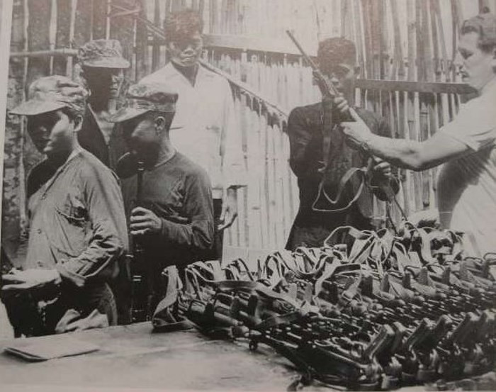 Một số loại vũ khí bộ binh khác của Đức như tiểu liên MP-40 dù không có thông tin được phía Việt Nam sử dụng trong chiến tranh Việt Nam một cách chính thức nhưng lại là vũ khí được Mỹ viện trợ cho các lực lượng địa phương quân của quân đội ngụy Sài Gòn trong cuộc chiến tranh này. Nguồn ảnh: Mirageca.