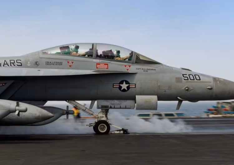 Máy bay tác chiến điện tử EA-18G của Không quân Hải quân Mỹ. Ảnh: Alexperlman.