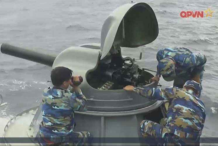 Trong lực lượng Hải quân Việt Nam, pháo cao tốc AK-630 được lắp đặt trên các tàu hộ vệ tên lửa lớp Gepard 3.9; tàu tên lửa lớp Molniya và BSP-500; tàu tuần tra Svetlyak và cả tàu pháo nội địa hiện đại TT-400TP. Nguồn: QPVN.