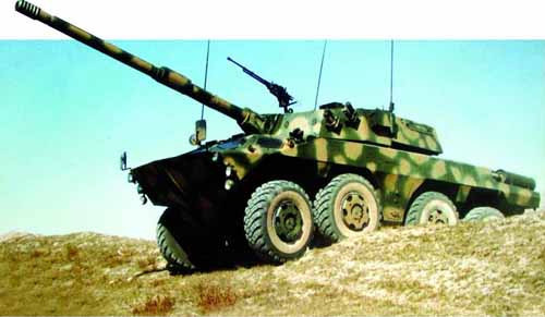 PLL-05 lần đầu tiên xuất hiện từ năm 2001, sau đó khoảng vài năm thì khẩu pháo tự hành này chính thức được gia nhập biên chế Quân đội Trung Quốc. Tới năm 2009, PLL-05 chính thức được ra mắt công chúng trong cuộc duyệt binh kỷ niệm mừng 60 năm ngày độc lập của Trung Quốc. Nguồn ảnh: Military.