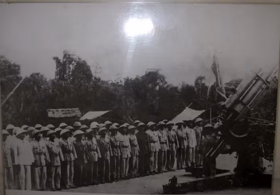 Cũng giống với các loại vũ khí khác mang "chuẩn Đức" được Liên Xô viện trợ, càng về sau pháo 88 càng thiếu linh kiện thay thế và đạn dược nên dần dần cũng bị loại bỏ hết khỏi biên chế của ta. Nguồn ảnh: PKKQ.