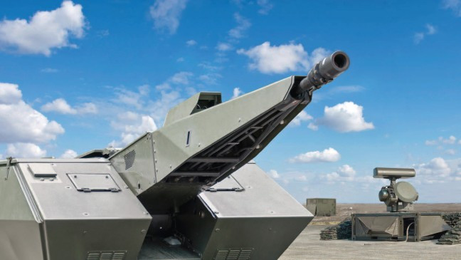 Tốc độ bắn của 2 khẩu pháo này vào khoảng 1.000 viên mỗi phút. Toàn bộ hệ thống được thiết kế theo dạng mô-đun rời nhau và có thể tương thích với cả các tên lửa đất đối không giúp "Lá Chắn Trời" tăng tầm tiêu diệt mục tiêu bay. Nguồn ảnh: Skys.