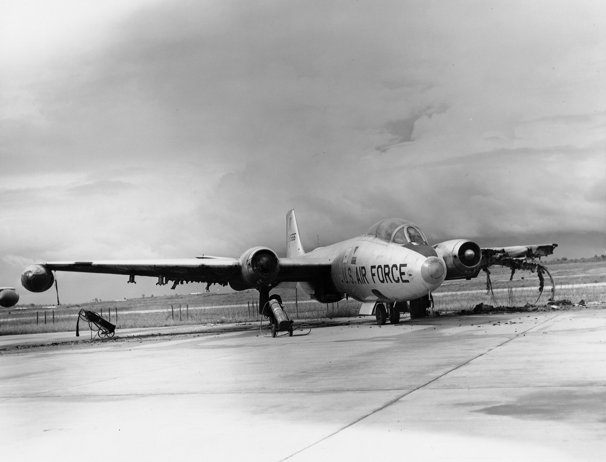 Những máy bay Mỹ bị hư hỏng trong vụ việc. Nguồn ảnh: Flickr.