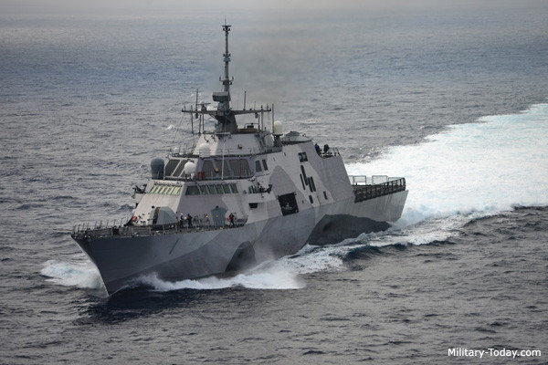 Hiện tại Hải quân Mỹ đang có 5 chiếc tàu chiến đấu ven biển Freedom hoạt động, 7 chiếc khác đang được hoàn thiện và phiên bản Khinh hạm của lớp tàu này cũng sẽ sớm có mặt và phục vụ trong lực lượng Hải quân Ả Rập Xê-út. Nguồn ảnh: Military.