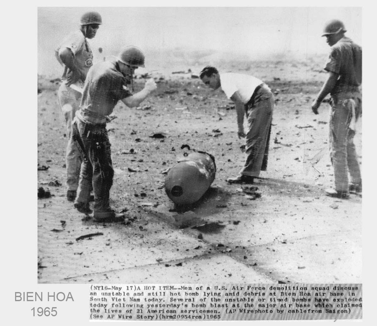 Vụ việc xảy ra gây nên phản ứng dây chuyền, làm nhiều phi cơ bị phá hủy và gây ra hơn 100 thương vong. Nguồn ảnh: Flickr.