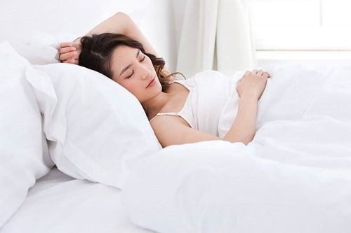 4 thu can coi ra, mac vao khi ngu chi em nao cung can phai biet-Hinh-2