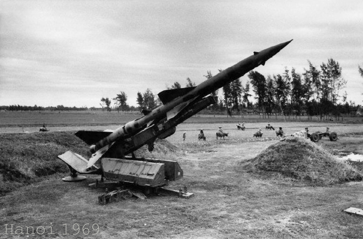 Một trận địa phòng không S-75 của Việt Nam được chụp vào năm 1969. Nguồn ảnh: Flickr.