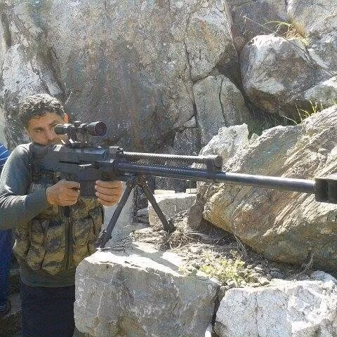 Bằng một cách nào đó, những khẩu súng bắn tỉa uy lực lớn như Zijiang M99 đã xuất hiện trên thị trường chợ đen với số lượng lớn và hiện tại đang được sử dụng bởi lực lượng nổi dậy Syria cũng như các lực lượng khủng bố khác ở Qatar và Sudan. Nguồn ảnh: Twitter.