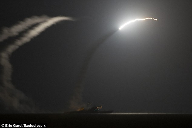 Theo nhiều nguồn tin, tối đa với 4 tàu nổi và hai tàu ngầm trong khu vực ngoài khơi Syria có thể dội tối đa 405 quả Tomahawk vào lãnh thổ Syria. Nếu cả 400 quả Tomahawk này được phóng ra cùng một đợt thì có lẽ, phía Nga sẽ khó có thể "đỡ" hết một lượt được. Nguồn ảnh: Eric.