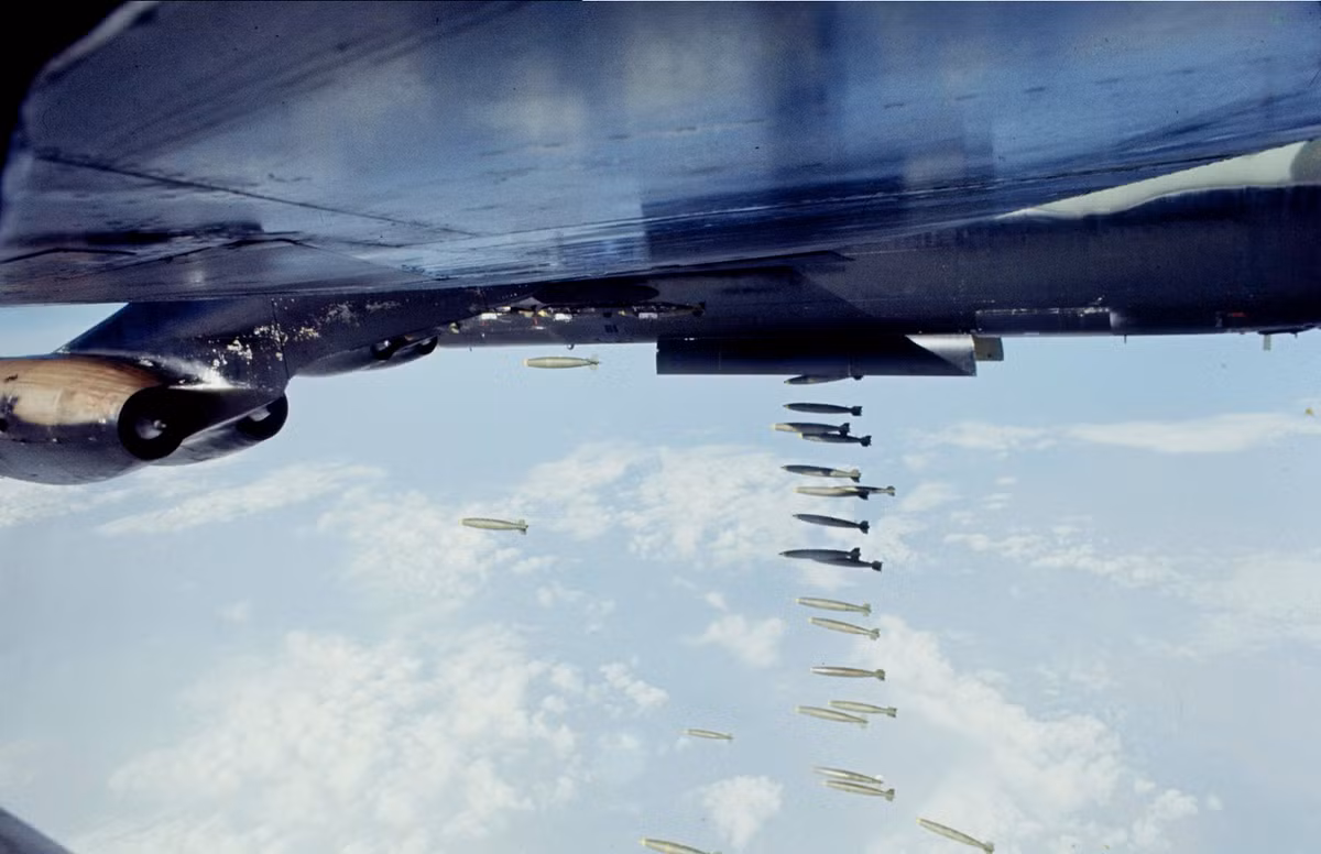 Được mệnh danh là trận Điện Biên Phủ thứ hai khi mà 6000 quân Mỹ bị bao vây bởi Quân Giải phóng, phía Mỹ đã dốc toàn lực để "ghi bàn danh dự" tại chiến dịch này sau hàng loạt các thất bại và bất ngờ ở Cuộc Tổng tiến công và nổi dậy Tết Mậu Thân 1968. Nguồn ảnh: Flickr.