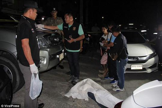 Hiện trường nơi ông Naphattarakul tự sát. Ảnh: Viral Press Hiện trường nơi ông Naphattarakul tự sát. Ảnh: Viral Press