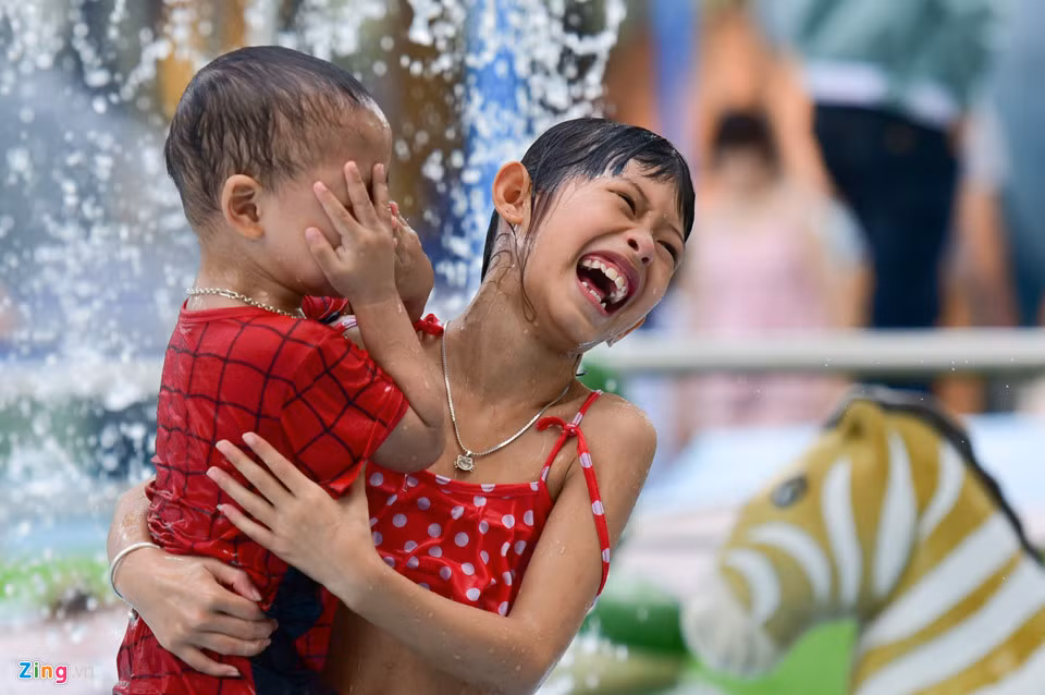 Tại khu vui chơi trẻ em, các bé cao dưới 0,9 m được miễn phí vé vào cửa.