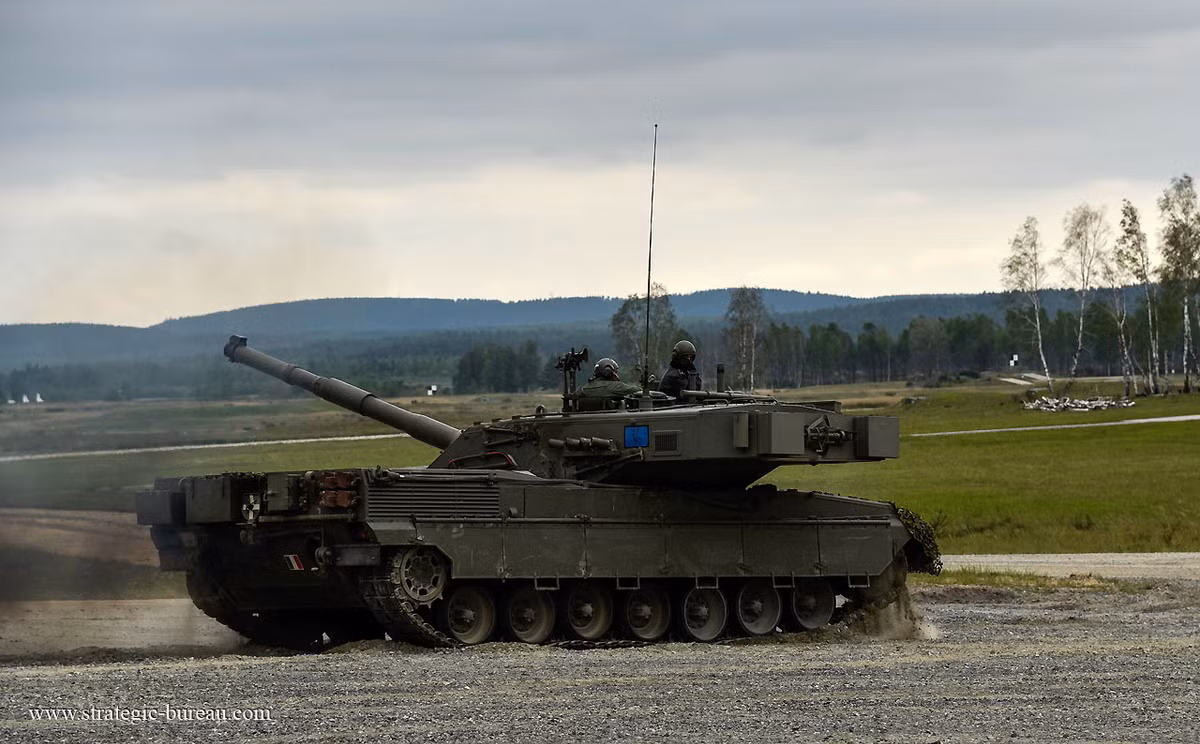 Hiện tại, quân đội Italia đang có 200 xe tăng loại này. Dây chuyền sản xuất C1 Ariete đã dừng từ năm 2002 và Italia là quân đội duy nhất trên thế giới sở hữu loại xe tăng này. Nguồn ảnh: Wiki.