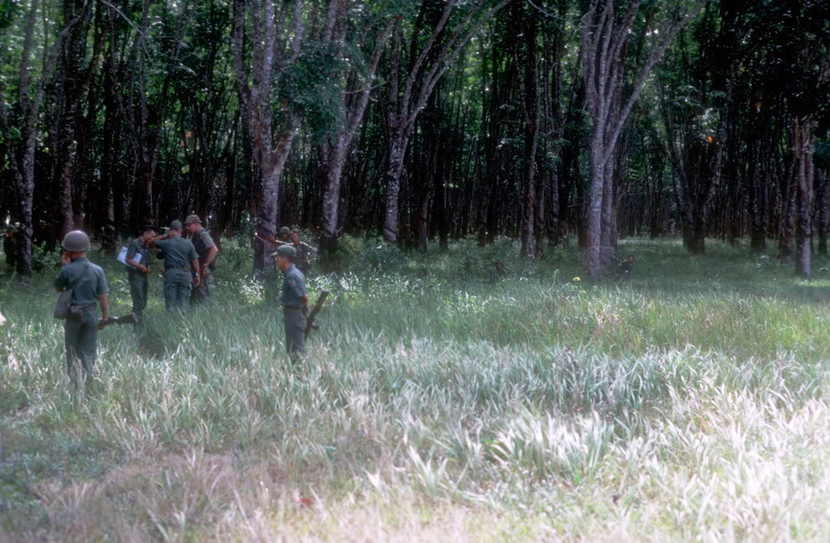 Tuy nhiên, chính vì ít xảy ra giao tranh nên khi ta chủ động đánh lớn trong các chiến dịch như Starlite năm 1965, phía Mỹ đã choáng váng và không thể tìm được cách đối phó hợp lý với ta trên chiến trường. Nguồn ảnh: Flickr.