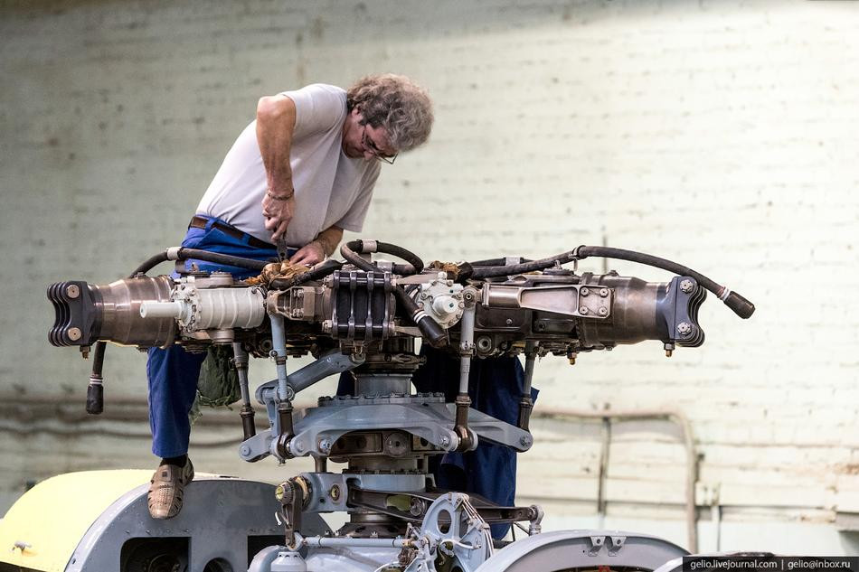 Tuy được thực hiện bằng tay nhưng với quy trình kiểm tra và thử nghiệm nghiêm ngặt, các máy bay được lắp ráp từ nhà máy Kazan luôn có tỷ lệ lỗi cực thấp. Nguồn ảnh: Livejounal.