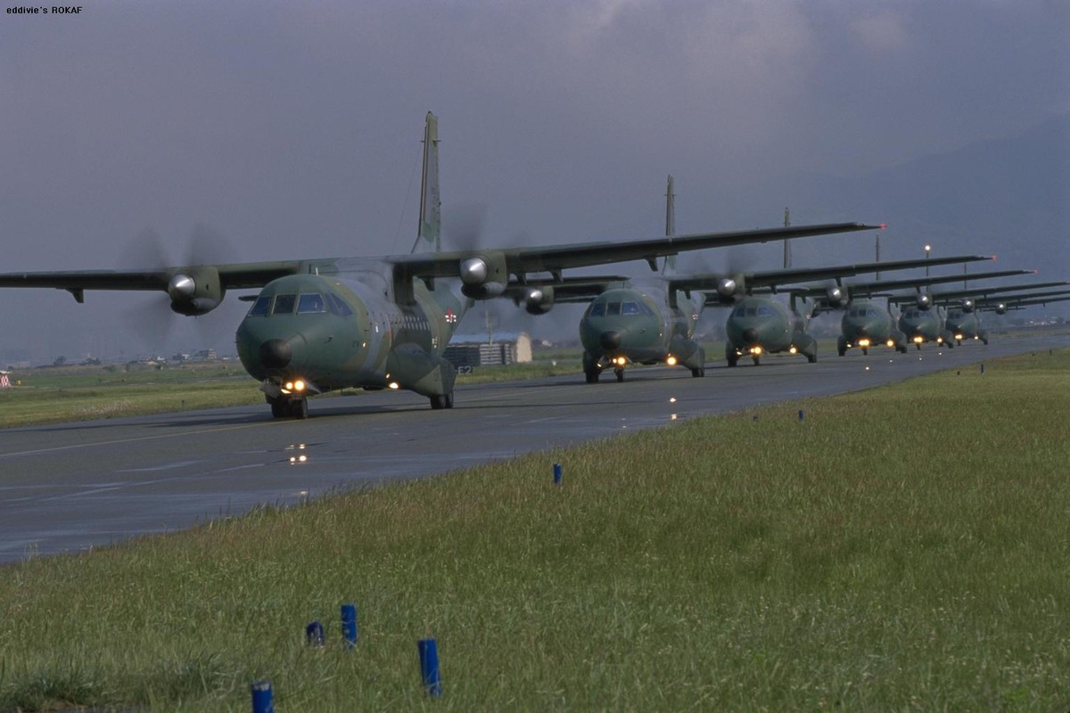 Theo sau Singapore chính là Indonesia, xét về khả năng xuất khẩu vũ khí của Indonesia có lẽ sẽ không bằng được Singapore vì quốc gia này hoàn toàn không có vũ khí xuất sang được Mỹ hay NATO, tuy nhiên Indonesia lại cực mạnh trong việc xuất khẩu vũ khí tới các nước đang phát triển. Nguồn ảnh: PAF.