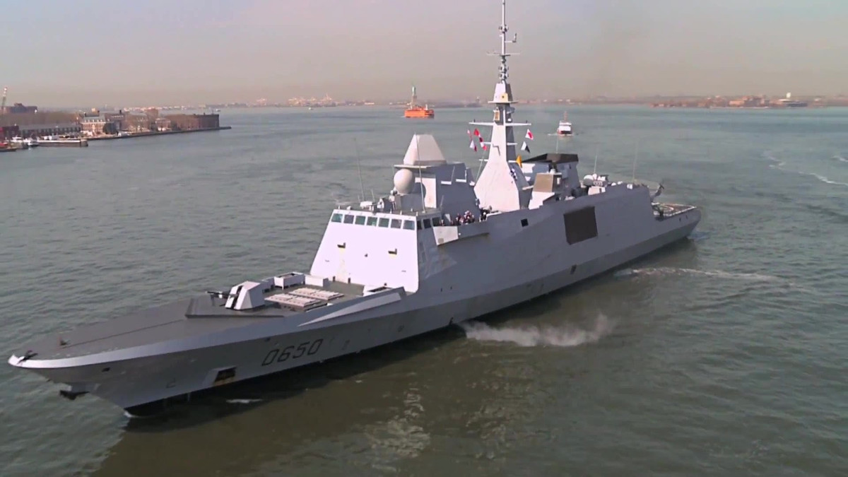 Tầm hoạt động của khinh hạm Pháp vào khoảng 11.000 km ở tốc độ 15 hải lý tương đương với 28 km/h. Kèm theo đó là thủy thủ đoàn 145 người bao gồm cả sĩ quan chỉ huy. Nguồn ảnh: Newsarm.