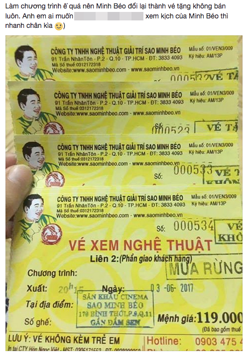 Những tấm vé xem kịch miễn phí vở "Mưa rừng" ngày 3/6/2017 có chữ "Vé tặng", "Vé không bán".